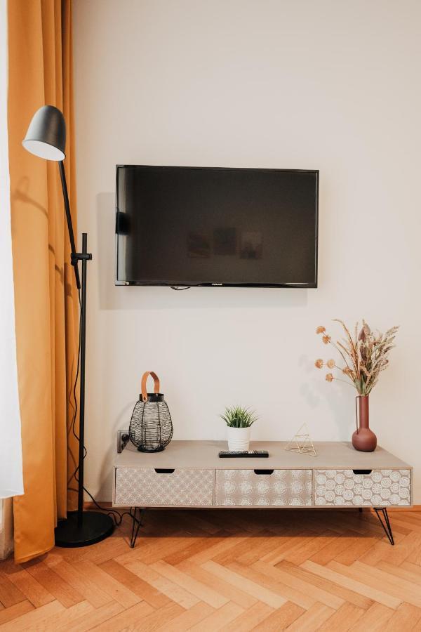 プルゼニElegant Studio, 400M From The Squareアパートメント エクステリア 写真