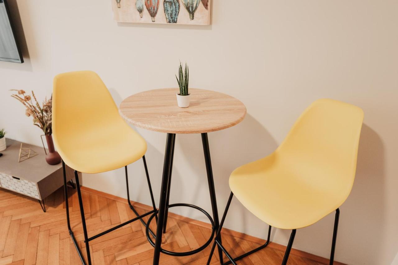 プルゼニElegant Studio, 400M From The Squareアパートメント エクステリア 写真
