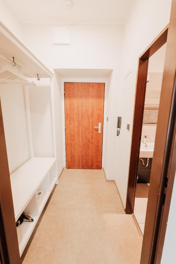 プルゼニElegant Studio, 400M From The Squareアパートメント エクステリア 写真